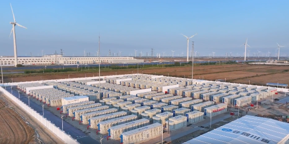 江蘇最大共享儲能電站正式并網:兩小時可充電40萬度